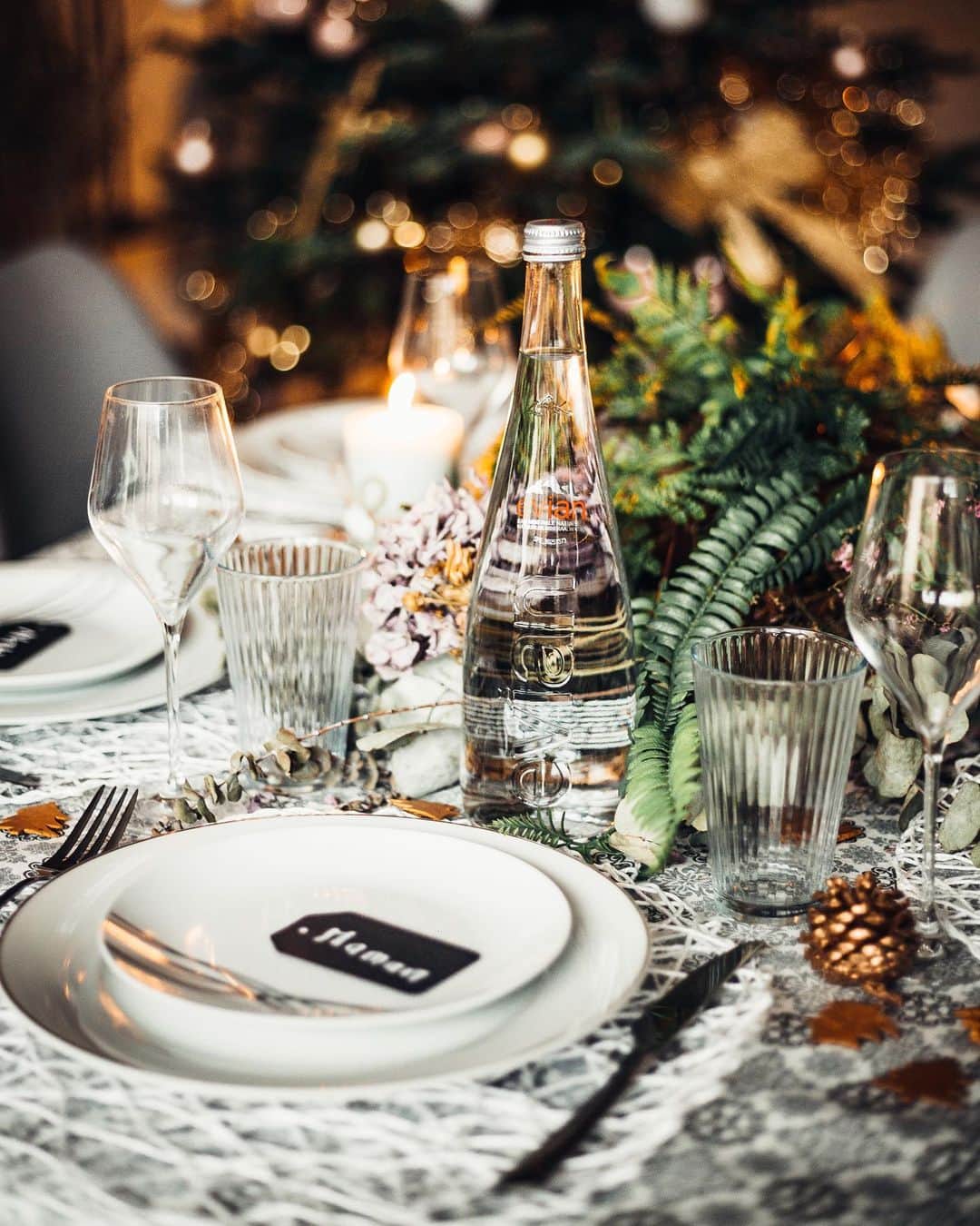 evianのインスタグラム：「A special day calls for a very special table! @scheenadonia shared her #eviantable, share yours and show us how you are celebrating the new year to come with your loved ones ✨  #evian #evianwater #eviantable #stayhydrated #positivedrops」