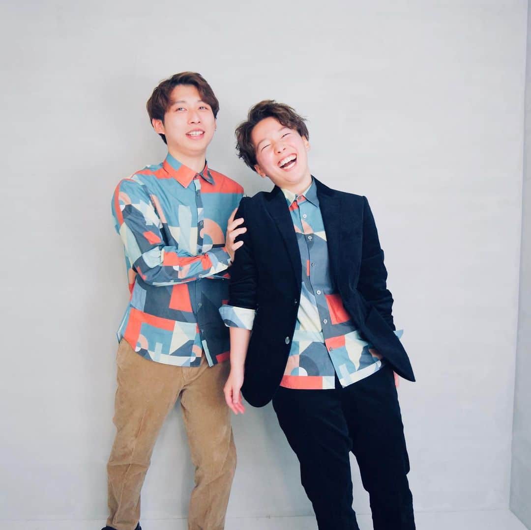 ひなたさんのインスタグラム写真 - (ひなたInstagram)「ついに服とか作っちゃいました。 手に取って見てもらったら1秒でわかるくらい自分らしさをターーンと詰め込みました。  だから触れて、見て、感じて纏った時の気持ちをこっそりひなに教えてください。  あなたの明日も明後日もあささってもあさささっても笑顔で溢れますように♡」12月30日 22時39分 - imomuhi_nata