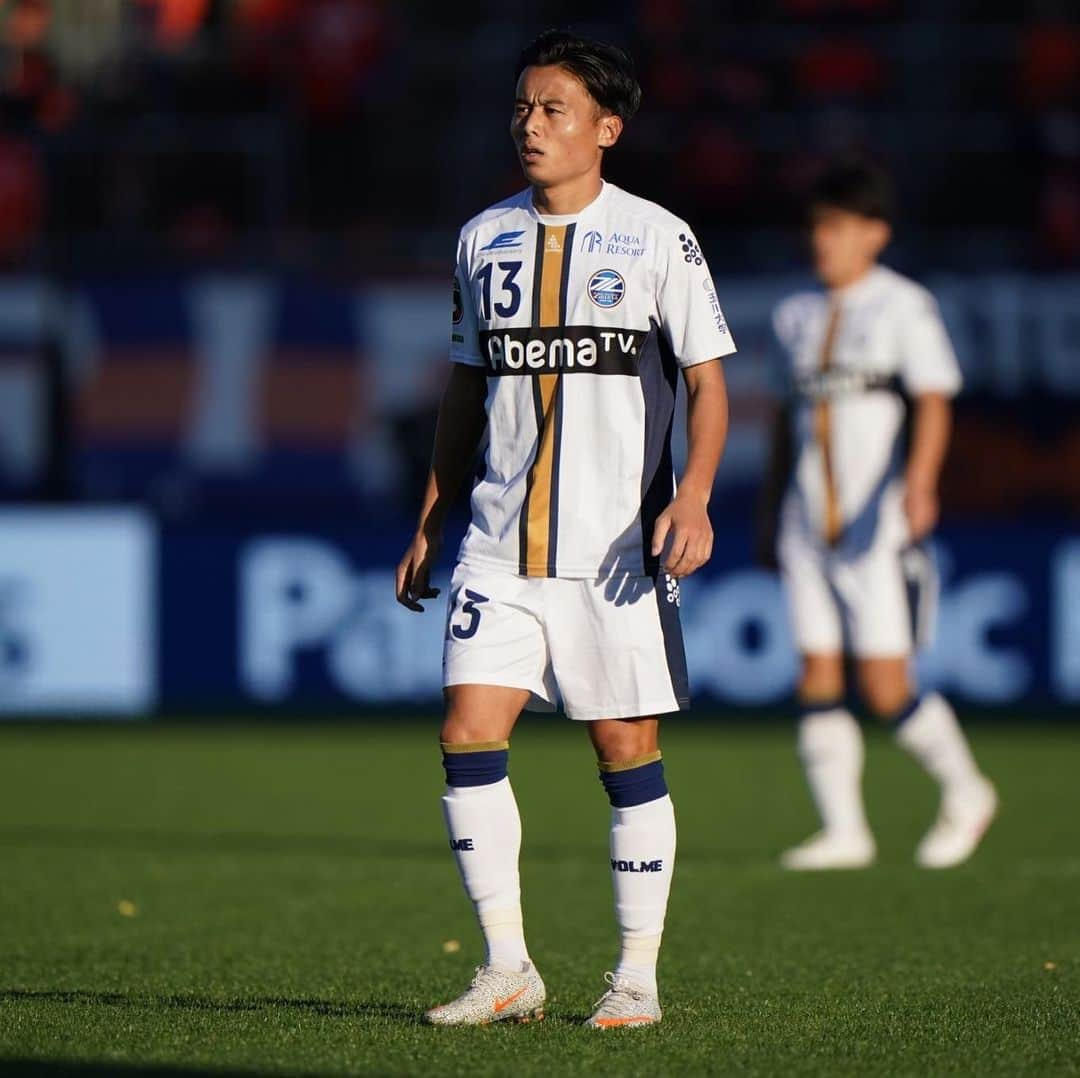 FC町田ゼルビアさんのインスタグラム写真 - (FC町田ゼルビアInstagram)「⚽️契約更新⚽️﻿ ﻿ 本日、契約更新が発表された #岡田優希 選手の写真をお届け📷﻿ ﻿ 第12節北九州戦でJリーグ初ゴールを奪い、今シーズンは4ゴール🥅⚽️⚽️⚽️⚽️﻿ 2021シーズンはJ1昇格のために今シーズンを上回るゴールを奪う‼️﻿ 地域貢献活動にも積極的に参加する岡田選手はピッチ内外で走り続ける🏃🏻‍♂️﻿ ﻿ #FC町田ゼルビア #zelvia #Jリーグ #サッカー #スポーツ #soccer #football #JLeague #町田 #王子 #佐藤満春」12月30日 22時54分 - fcmachidazelvia