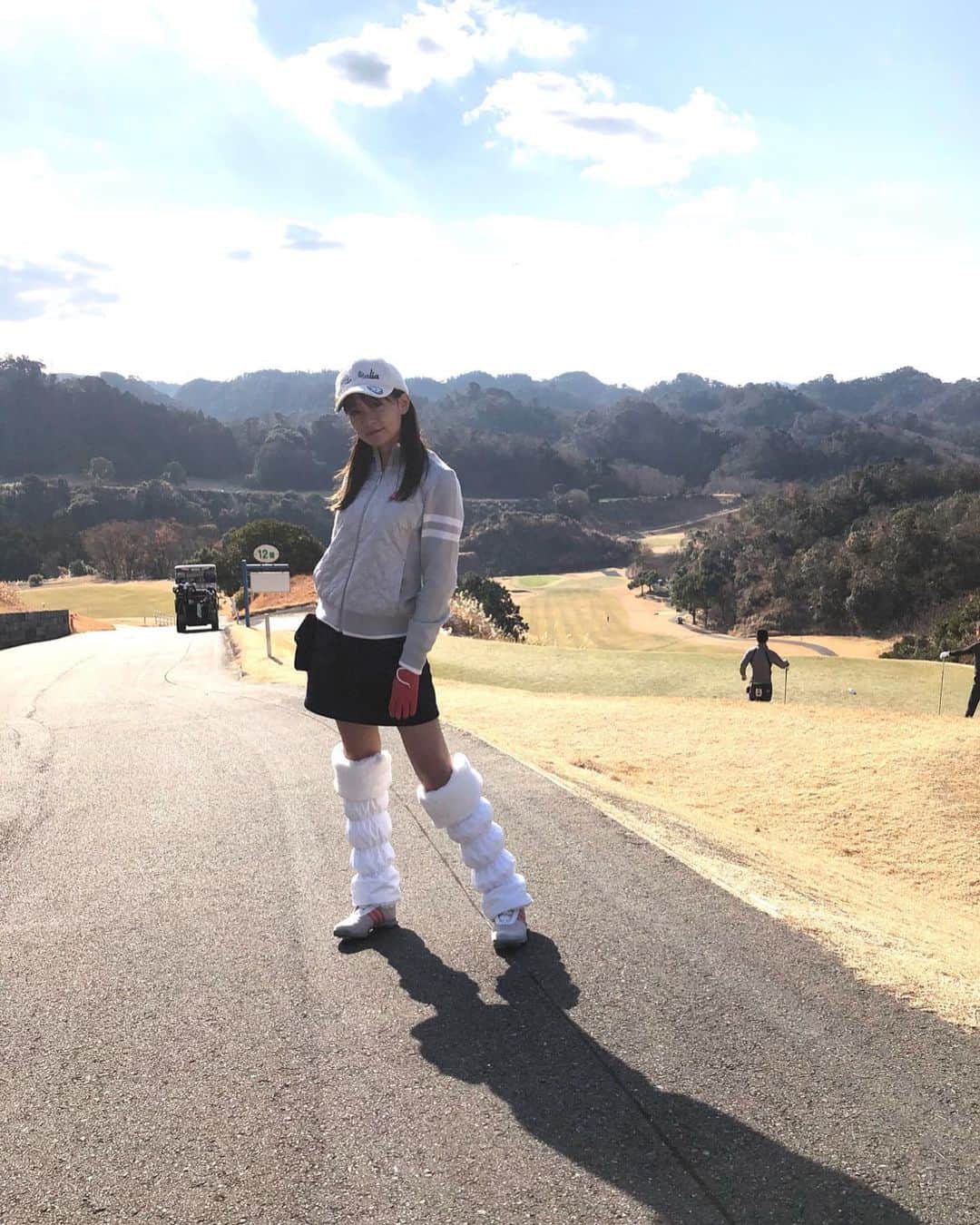 梶本成美さんのインスタグラム写真 - (梶本成美Instagram)「#かじなるコーデ #ゴルフコーデ  @pearlygates_official  @adidasgolf  @taylormade_golf_japan   #ゴルフ　#ゴルフ女子 　#⛳️ #ゴルフコーデ　#箱根湖畔ゴルフコース」12月30日 22時52分 - narumikajimoto