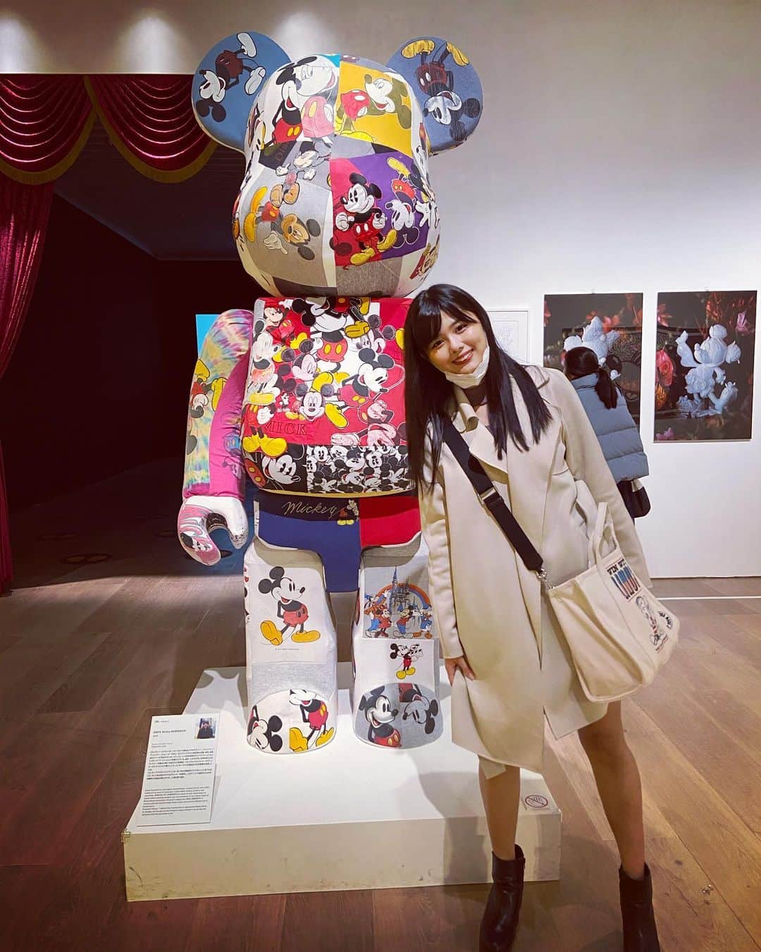 蒼山みことのインスタグラム：「このミッキーほんと可愛かった🐭 家に欲しくなったよね🤣  #newpost #photo #photography #ディズニー #ミッキー #ミッキーマウス #ミッキーマウス展 #六本木 #moriartmuseum #撮影 #撮影モデル #ポートレート #無加工 #ミスid #ミスid2021 #タレント #グラビア #インスタグラビア #グラビアアイドル #いいね #いいね返し #いいね返しは絶対 #lfl #l4l #likeforlikes #like4likes #instaphoto #instagood #follow #followme」