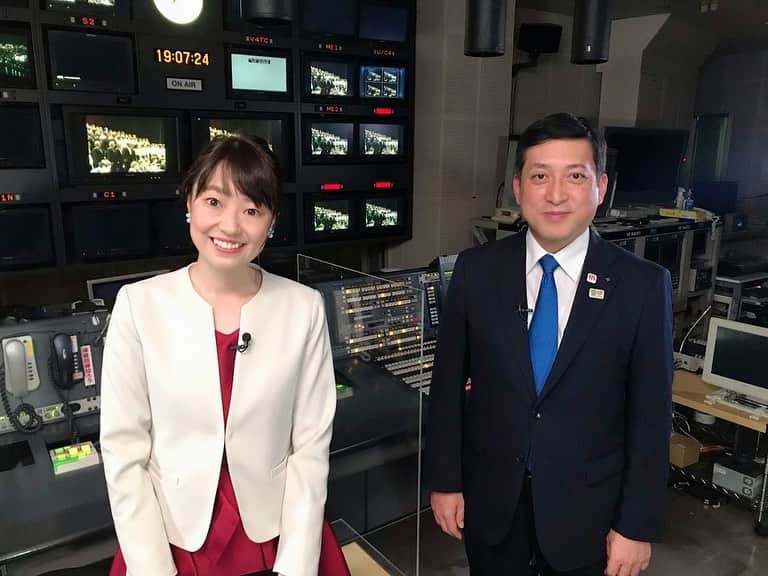 のインスタグラム：「12/31 午後1:15-﻿ 週刊１チャンネル の名物企画を一挙放送﻿ 「年間１チャンネル2020」﻿ ﻿  毎週土曜日の正午から放送中の「週刊１チャンネル」。今年の名物企画を一挙放送します。﻿ ﻿ 野口たくおさんは、鶴田ダムで大発生し、問題となった"緑の物体"について取材。﻿ ﻿ 枕崎の川に生息するという巨大オオウナギを竹之内雄太さんが捕獲！？﻿ ﻿ 鹿児島大学 お魚博士の大富潤さんの「教えて！大富先生」では谷山の定置網漁を調査しました。﻿ ﻿ 12/31 午後5:00-﻿ 「MBCアーカイブス　ナポリに鹿児島の第九がこだまする」﻿ ﻿ 「かごしま県民第九」の歴史の中で今も語り継がれるのが、鹿児島交響楽団創立30周年を記念して2003年に行われたナポリ第九公演です。﻿ ﻿ イタリア・ナポリ市のサンカルロ劇場で高らかに演奏された「かごしまの第九」当時の関係者のインタビューを交え再構成してお送りします。﻿ ﻿ 12/31 午前10:00-「九州発！進化するふるさと納税」再放送﻿ ﻿ おうちじかんにMBCテレビ、ラジオをどうぞ﻿ ご活用ください📺✨📻🎶﻿ ﻿ ☆☆☆☆☆☆☆☆☆☆☆☆☆☆☆☆☆☆☆☆☆☆☆☆﻿ ﻿ #鹿児島 #kagoshima #mbc #mbcテレビ #週刊1チャンネル #番組 #テレビ #かごしま県民第九 #イタリア #ナポリ #サンカルロ劇場 #塩田康一 #鹿児島県知事 #ナポリ第九公演 #山口真奈 #野口たくお さん#岡田祐介 #アナウンサー #ふるさと納税 #返礼品」