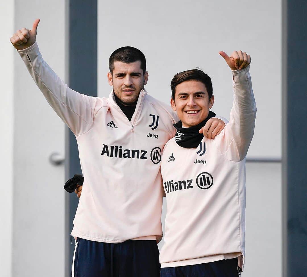アルバロ・モラタのインスタグラム：「@paulodybala 💎🙌⚪️⚫️」