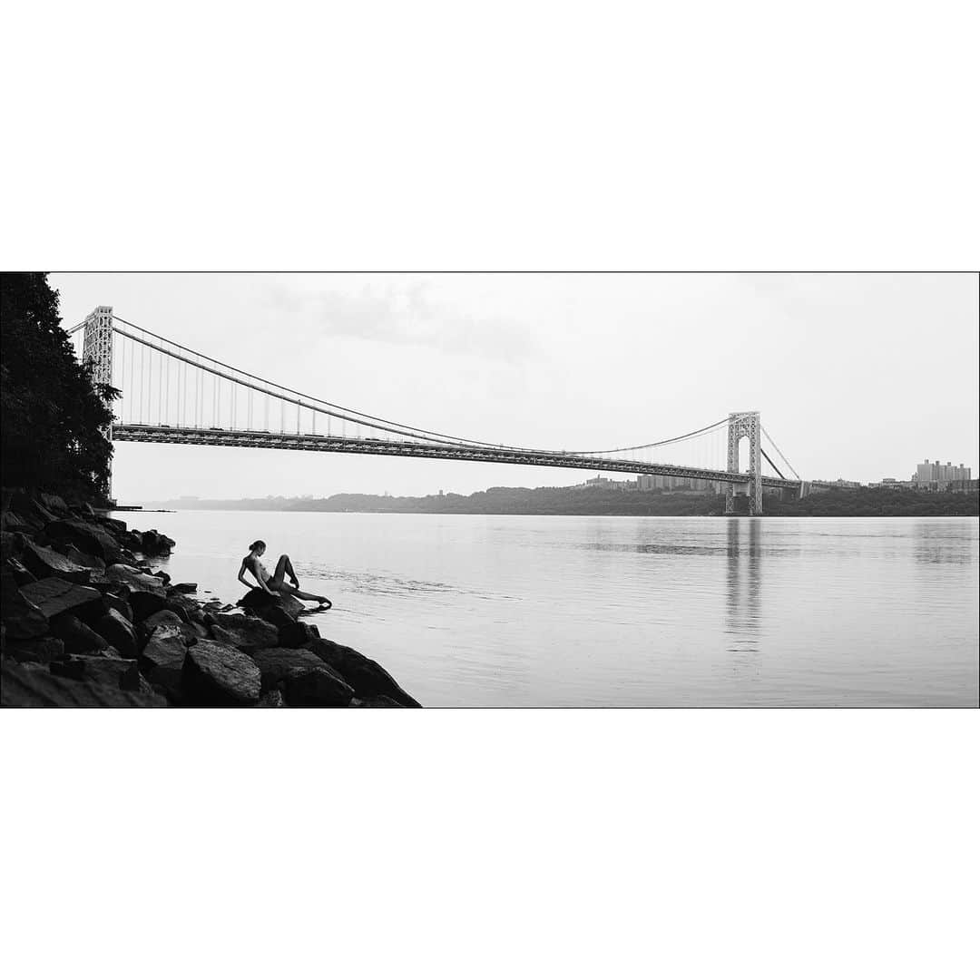 ballerina projectさんのインスタグラム写真 - (ballerina projectInstagram)「𝗔𝘀𝘁𝗿𝗶𝗱 𝗘𝗹𝗯𝗼 by the George Washington Bridge. #ballerina - @agrelb #georgewashingtonbridge #hudsonriver #newjersey #newyorkcity #ballerinaproject #ballerinaproject_ #ballet #dance #hosiery #wolford #astridelbo #sonyalpha   𝗕𝗮𝗹𝗹𝗲𝗿𝗶𝗻𝗮 𝗣𝗿𝗼𝗷𝗲𝗰𝘁 𝗯𝗼𝗼𝗸 is now in stock. Go to @ballerinaprojectbook for link.」12月30日 23時13分 - ballerinaproject_