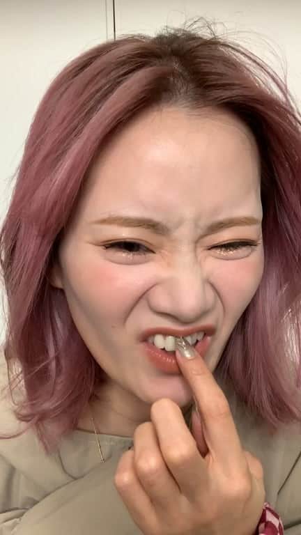 のインスタグラム：「いつもメイクをしました❤️ 2021年もどうぞ宜しくお願い致します🥺」