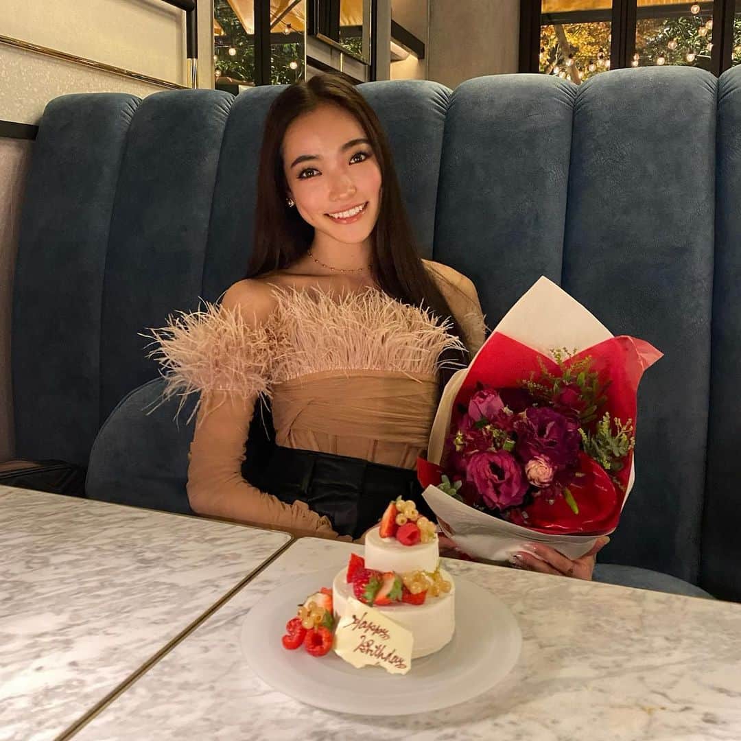 TANAKA ALICEのインスタグラム：「24🤍 23歳もたくさんお世話になりました‼︎24歳駆け抜けていくのでみんなよろしくね🤍;)」