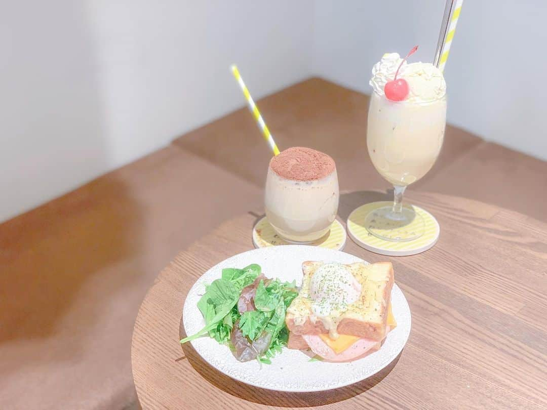 谷口夢奈さんのインスタグラム写真 - (谷口夢奈Instagram)「🍞🥚🥤🍨🍒﻿ ﻿ ﻿ ムーのクロックマダム🥚🥓﻿ まちあわせのフレンチトースト🍞﻿ （写真忘れた）﻿ アイスカプチーノ🥤﻿ たまごとミルクとまちあわせ🥚🍨🍒﻿ ﻿ パン屋さんの中にあるカフェ。﻿ ﻿ ﻿ そろそろマジで太ったんで﻿ 糖質制限始めた…🥺💦﻿ ﻿ 年末年始だからって食べがちなので﻿ あの…本当関係なく制限していく😭﻿ 毎日鶏むね肉の鶏ハム作ってるよ🙋🏼‍♀️﻿ ﻿ ﻿ おいしそうな写真はまだちょっと﻿ ストックあるからのせてゆく😞💭﻿ ﻿ ﻿ ﻿ #breadespressoand #パンとエスプレッソとまちあわせ #パンとエスプレッソと #miyashitapark #cafe #宮下パーク #カフェ #渋谷カフェ #カフェ巡り﻿ #ムーのクロックマダム #パン #🍞 #🥓 #たまごとミルクとまちあわせ #🥚 #🍨 #🥤﻿ #instafood」12月30日 23時27分 - yuna_tani