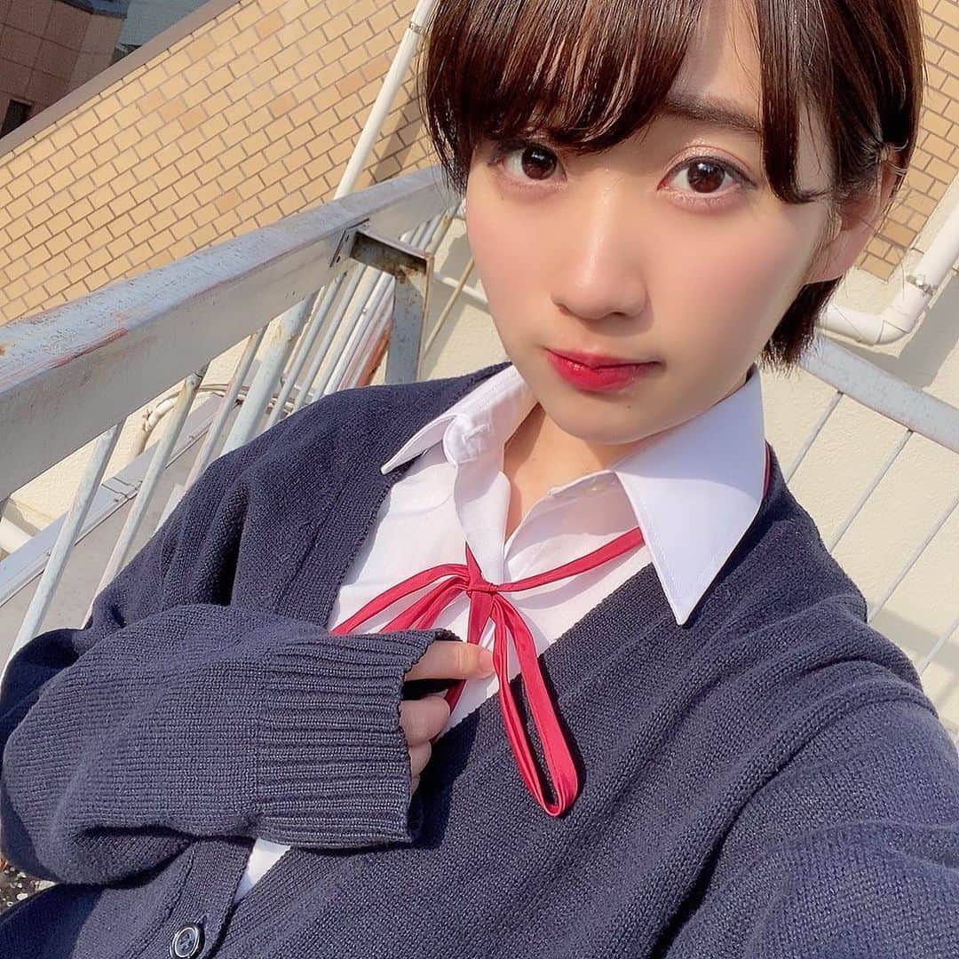 若松愛里さんのインスタグラム写真 - (若松愛里Instagram)「アイガク！冬フェス・オンライン 2020年12/18(金)-12/20(日)・12/25(金)-12/30(水)  今回は夏フェスに続きライブやバトラーズがメインでした😊✨  若松は、 ⚔️バトラーズ×5 🎀ライブ×2 🐺降臨人狼  の8回に出演しました!!  回を増すごとにメンバーはもちろんコーナー自体もレベルアップしていたり新たなものが追加されていて、すごく新鮮で楽しかったです😂  天の声さんは3人、MCも4人交代制で、 3度4度美味しかったです😋 (しかも若松は全制覇でした🏆)  あと、前回のドナー秋フェスはドナーイレブンがメインだったので、ライブとバトラーズが個人的にめちゃくちゃ懐かしく感じました!!(言っても半年ぶりくらい)  2020年、大変な状況下ではありましたが、5月から初期メンバーとしてアイガクライブに携われて、春、夏、秋、冬と少しずつレベルアップしながら、オンライン上でみんなと笑って楽しく過ごせたので若松はハッピーでした( ´﹀` )💓  それに今回は、アイガクライブ1学期ぶりにMVPもいただけたので、2020年思い残すことはありません!!笑  年末も一緒に過ごせて良かったです✨  来年アイガクライブや舞台がどうなっていくかまだ分かりませんが、みんなと同じ時間を共有したい気持ちは変わらないのでよろしくお願いします🙇🏻‍♀️💓  冬フェスも応援ありがとうございました❄⛄️  #舞台 #女優 #アイドル #リモート #ライブ配信 #ZAIKOライブ #アリスインプロジェクト #アイガク冬フェス #ゲーム #ライブ #バトル #人狼 #スターエンジェリカプロダクション #永瀬がーな #若松愛里」12月30日 23時38分 - wakamatsuairi_official