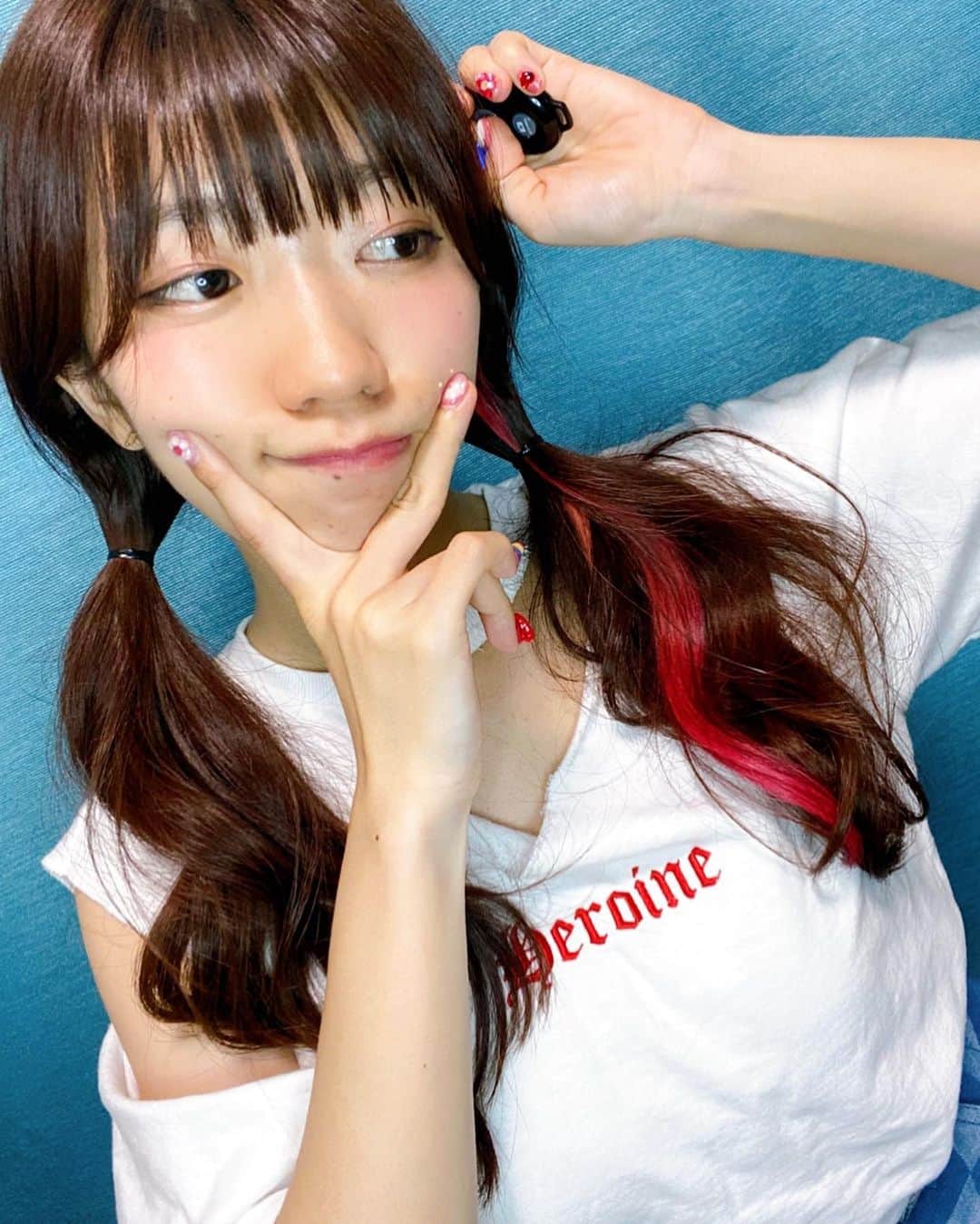 ぱいぱいでか美のインスタグラム：「今年の写真と今年の毛は今年のうちに。 ꙳ #自撮り #遠隔シャッター #脱毛 #ブラジリアンワックス #moalaniwax ꙳ すっきり新年迎えたくていつもお世話になってる Moalani wax行ってきたよ！ 本当に、無い方が楽なんです。笑 この前も友達に力説しましたw これで清々しく2021年にいけます！ 減ってきてるから通う頻度も落ちてるけど 来年もよろしくお願いします☻ 来年もめちゃくちゃすっぴんでいきます(T . T)笑 . なんか載せそびれてないかな〜ってカメラロール遡ると とにかく家での自撮りが多い！笑 リモートが多かった時期にライト付きスマホスタンドと 遠隔シャッターのセットを買ったから それに夢中な時期はとにかく自撮りをしてましたね、、。笑 これインスタには載せてなかった気がする？多分？ わからんけど載せます！」