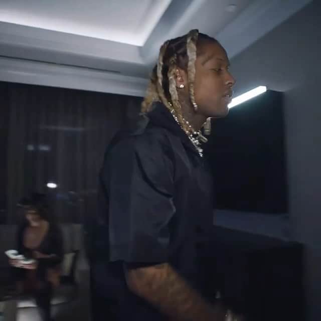 ファンクマスター・フレックスのインスタグラム：「@lildurk got them streets on 🔥🔥🔥🔥🔥 WHATS YOUR FAVORITE DURK SONG? #LongLiveVon」