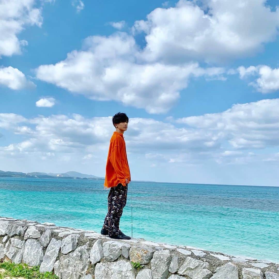 小西詠斗のインスタグラム：「本日で今年の仕事を納めました！ 今年も沢山の応援ありがとうございました😊 皆さんゆっくり休めますように！」