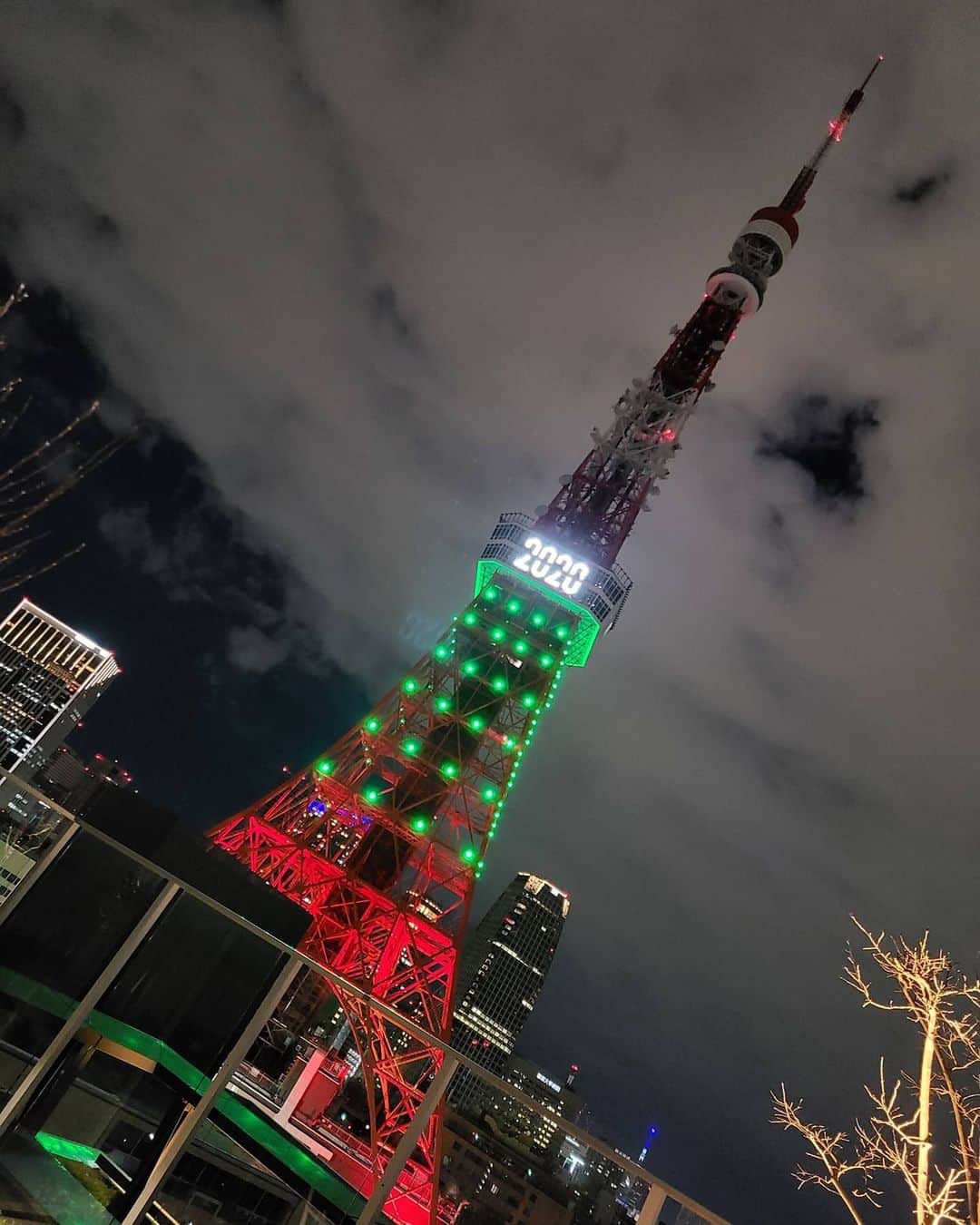 DJ KOOさんのインスタグラム写真 - (DJ KOOInstagram)「2020 東京タワーライトアップ！！ どうぞ皆さん良い年越しを！！  #東京タワー🗼 #年越し #DJKOO」12月30日 23時51分 - dj_koo1019