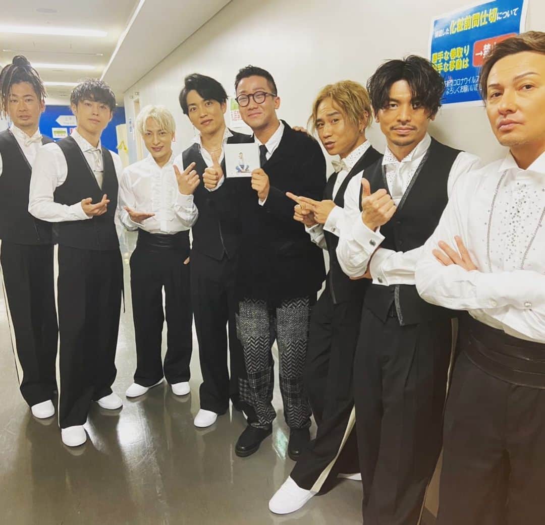 U-YEAH のインスタグラム：「DA PUMPに1人足すと、"Eight"になりま す。アルバムありがとうございます！じっくり聴きまーす！」
