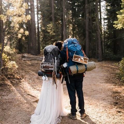 のインスタグラム：「Something old, something new, something borrowed and something blue. #bluepackoldlove  Pc:  @thehearnes」