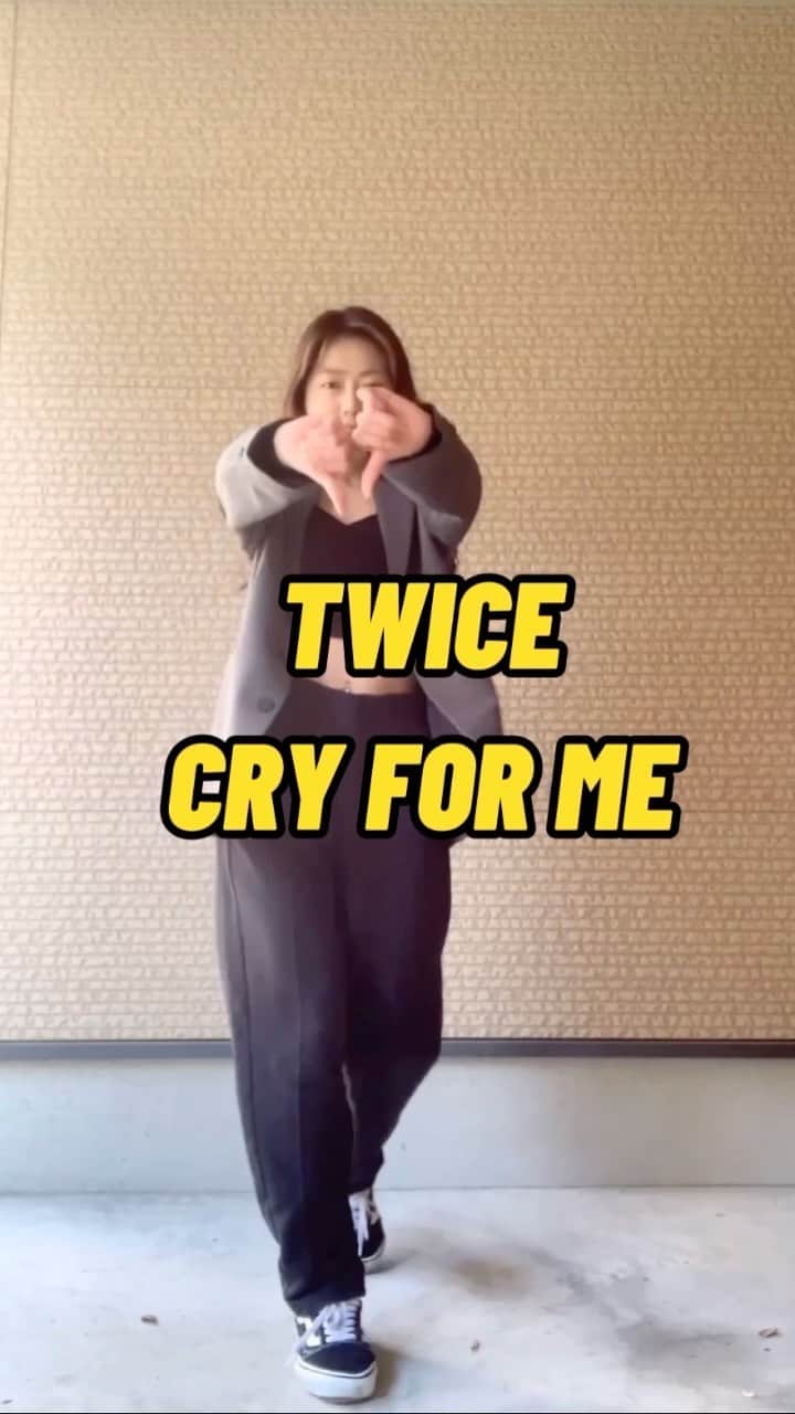 のインスタグラム：「TWICE 💧💎CRY FOR ME 💎💧30秒でおさまらんかったから次の投稿見てね🧞‍♂️🦕🦋🌏💦🧊🪁🐬🧢☔️⛲️🖌💙🔹 #twice #cryforme #kpop #kpopダンス #kpopdance #jyp」
