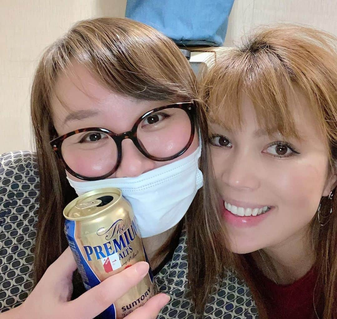 輝良まさとさんのインスタグラム写真 - (輝良まさとInstagram)「・ 久しぶりに連絡くれた友達が誘ってくれて、集まれるメンバーで忘年会しましたー😆‼️ いやー楽しかった❤️ 今年は家族3人でのんびりな年末年始かなと思っていたので、思いがけず誘ってもらえて嬉しかったです😊🙌 ・ 真那人も今日で2020年の公園納めだったかな😂 楽しそうに滑り台を滑ったりサッカーをしたりとたくさん走り回ってました‼️ この1年でほんと体を動かして遊べるようになったねー😳 来年もまたいっぱい公園に遊びに行こうね😄👍 ・ ・ ・ #友達#忘年会#鍋パーティー#楽しかった#ありがとう#公園納め#よく遊びました#レインボーベビー#レインボーベビー真那人#令和元年ベビー#6月生まれ#1歳#1歳6ヶ月#1歳半#赤ちゃん#赤ちゃんのいる生活#ままのて#ママリ#ベビフル#可愛い#愛おしい」12月31日 0時54分 - kirahama0703