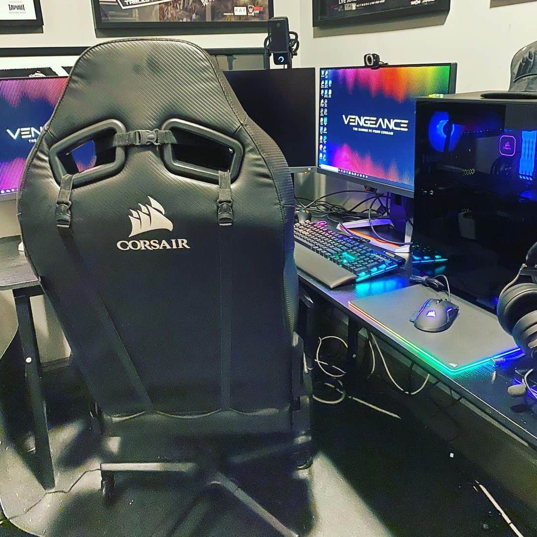 アレン・ジョーンズのインスタグラム：「Alright so this is the last time I’m showing off my gaming rig. This thing gets used everyday, I’m not on the road. The rtx3080 is just amazing. I want to say thank you to Corsair for sponsoring me and a special shout out to Alex for being the best at what he does. @corsair it’s been my pleasure to work with a company as amazing as yours. Who knows maybe one day we can do it again. Sincerely it’s been my pleasure.  Allen Jones」