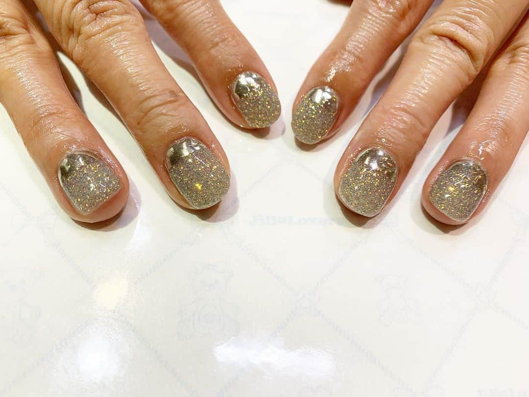 mamijinguのインスタグラム：「@icegelnail  @icegel_japan  フラッシュ×ミラー🪞　  #jillandlovers #nail #nailart #paragel #gelneil#gel #ネイル #ネイルアート #me #look #love #かわいい」