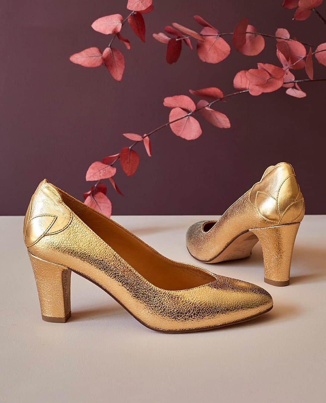 デプチオーのインスタグラム：「Jolis souliers de fête ✨⁠⠀ ⁠⠀ #despetitshauts #despetitshautsaddict #despetitsmoments #oiseauxdenuit #lavieenplusjoliedepuis20ans #lavieenplusjolie」