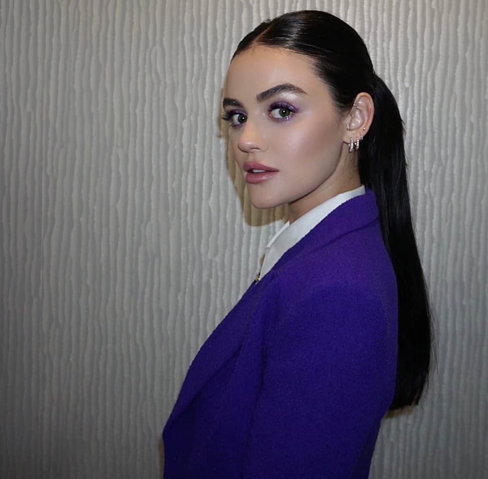 ルーシー・ヘイルのインスタグラム：「serving purple & a pony 🚺」