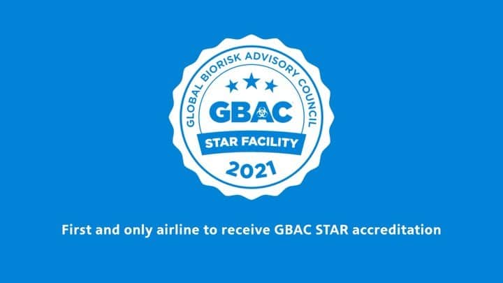 アメリカン航空のインスタグラム：「American is the first airline to earn GBAC STAR™ accreditation for our cleaning, disinfection and infection prevention protocols on our entire fleet of aircraft and Admirals Club lounges. Learn more on our newsroom — link in bio.」
