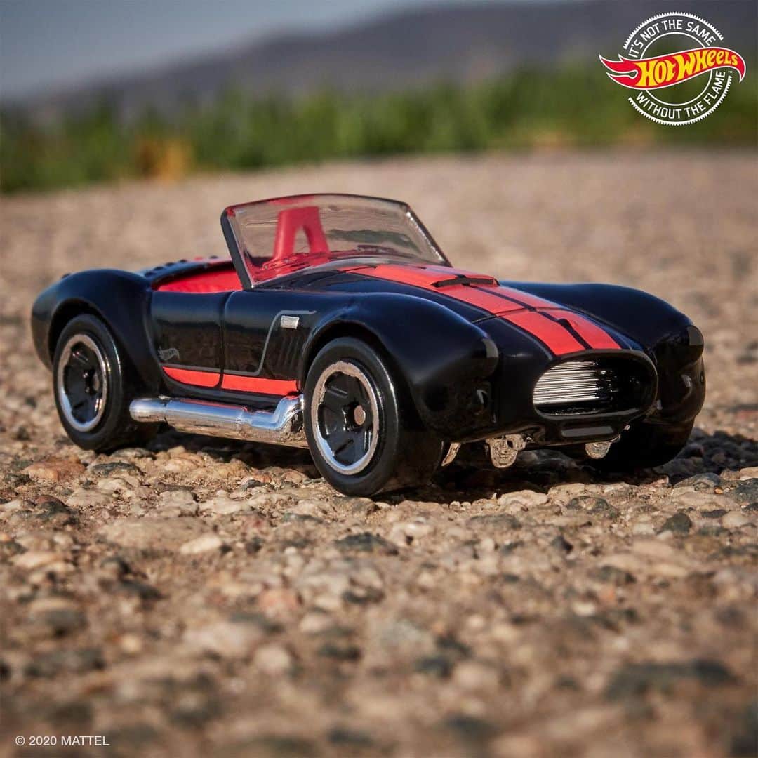 Hot Wheelsさんのインスタグラム写真 - (Hot WheelsInstagram)「Twists and turns, music blaring and even amazing views. There’s nothing like hitting the open road in a classic beauty. Swipe right to see our favorite picks for this edition of Best Of: Open Road. #HotWheels 🏞」12月31日 1時46分 - hotwheelsofficial