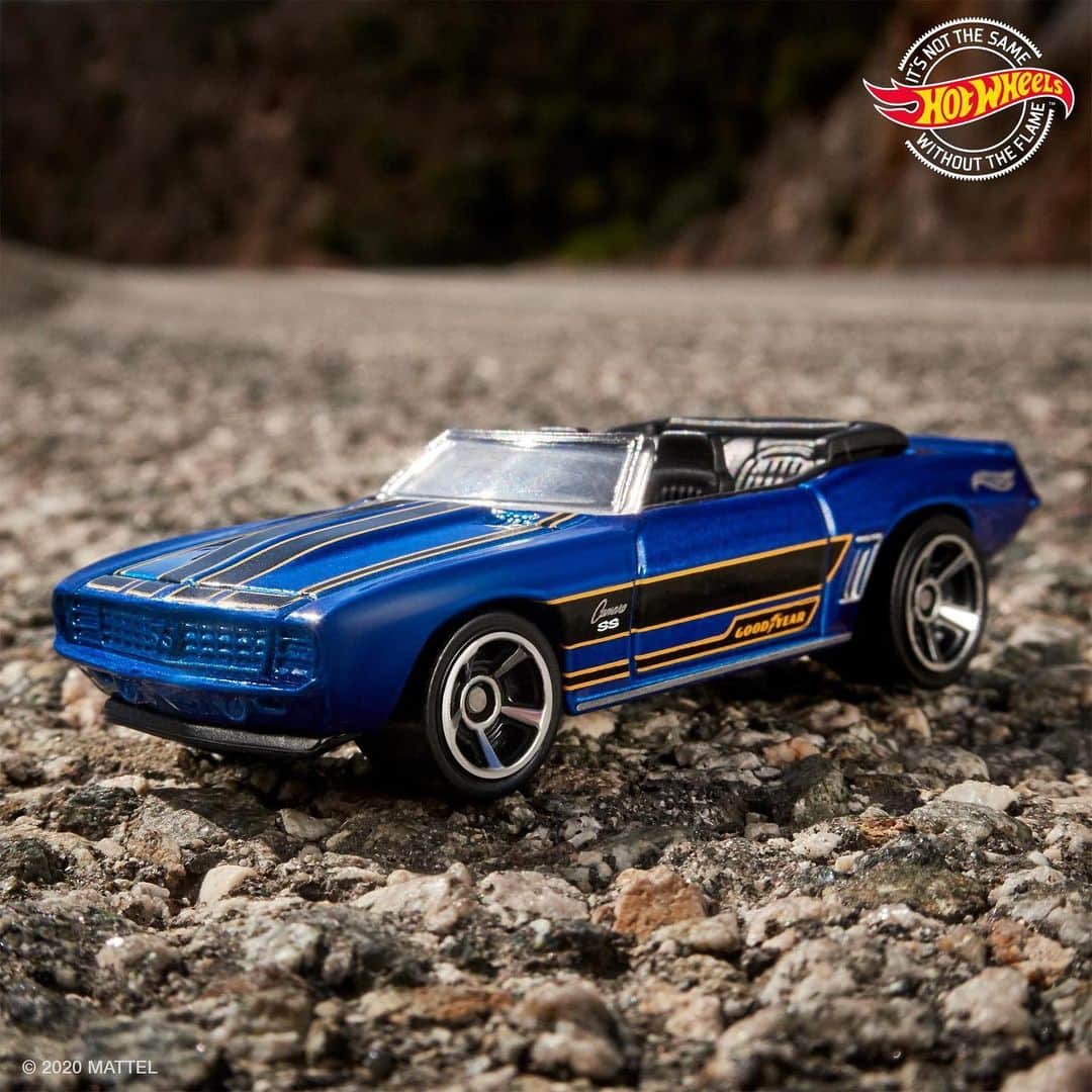 Hot Wheelsさんのインスタグラム写真 - (Hot WheelsInstagram)「Twists and turns, music blaring and even amazing views. There’s nothing like hitting the open road in a classic beauty. Swipe right to see our favorite picks for this edition of Best Of: Open Road. #HotWheels 🏞」12月31日 1時46分 - hotwheelsofficial