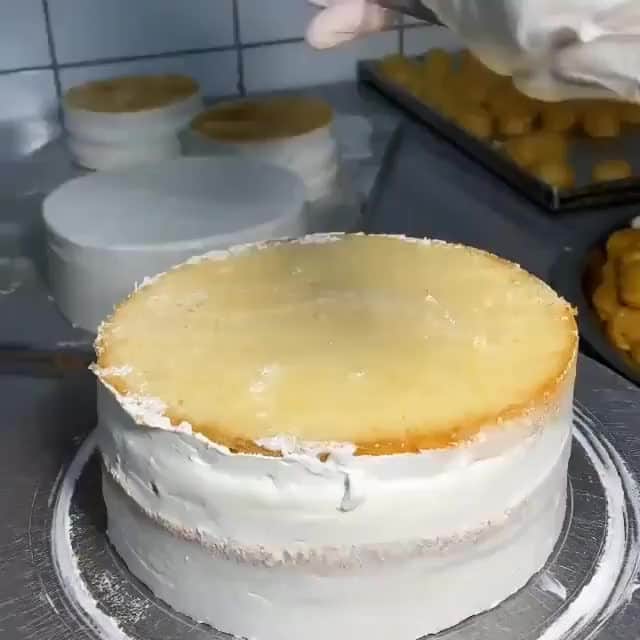 2.8 Milllon CAKESTERS!のインスタグラム：「😘🎂⁠ .⁠ .⁠ 🎥: @romadondurmacisi⁠」