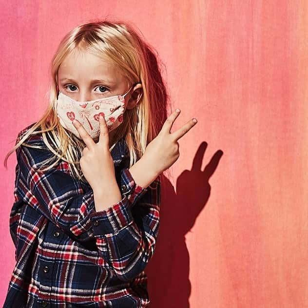 マップトートのインスタグラム：「✌️OUT 2020!⁠⠀ photo and cute model by @kate_mathis」