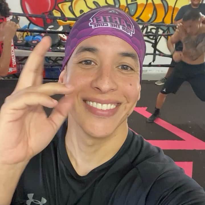 ダディー・ヤンキーのインスタグラム：「Desde BAYA! seguimos en el plan de salud. Actitud positiva y mentalidad de ganador. Ya mismo despedimos este #2020. Felicidades para todo el mundo! 🎄🎄 🇵🇷 #DeVueltaPaLaVuelta」
