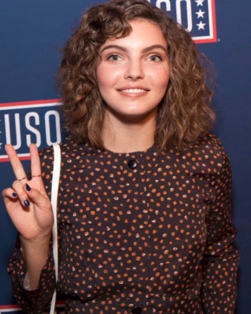 キャムレン・ビコンドヴァのインスタグラム：「Wassup ✌️  @camrenwhy #camrenbicondova #gotham #selinakyle #brulina #catwoman #kittycat #cat」