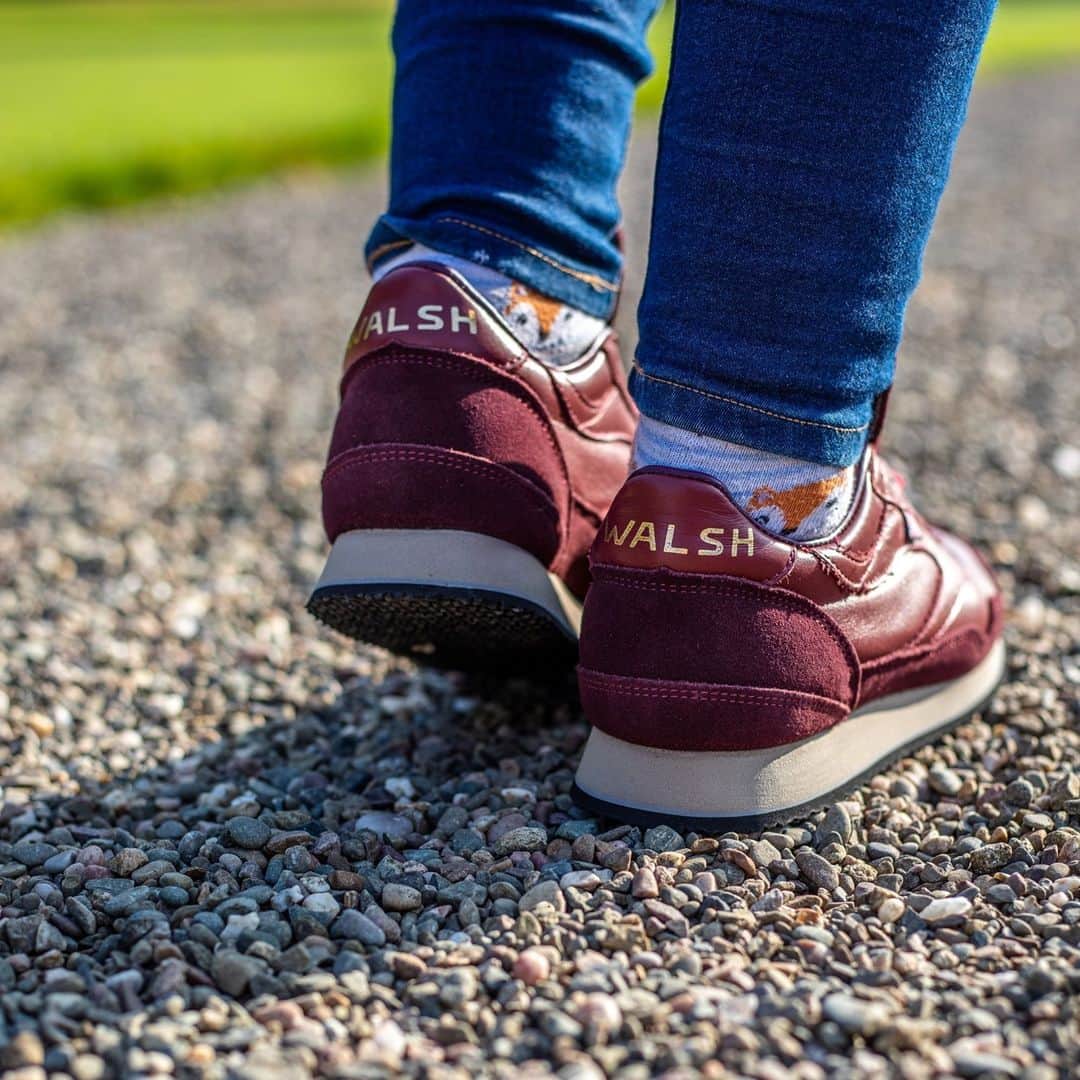 ウォルシュのインスタグラム：「Walk away with a bargain in the Walsh Christmas Sale 💸 . . . #normanwalshuk #normanwalsh #britishmanufacturing #madeinbritain #ukmfg #shoes #footwear #sneakers」