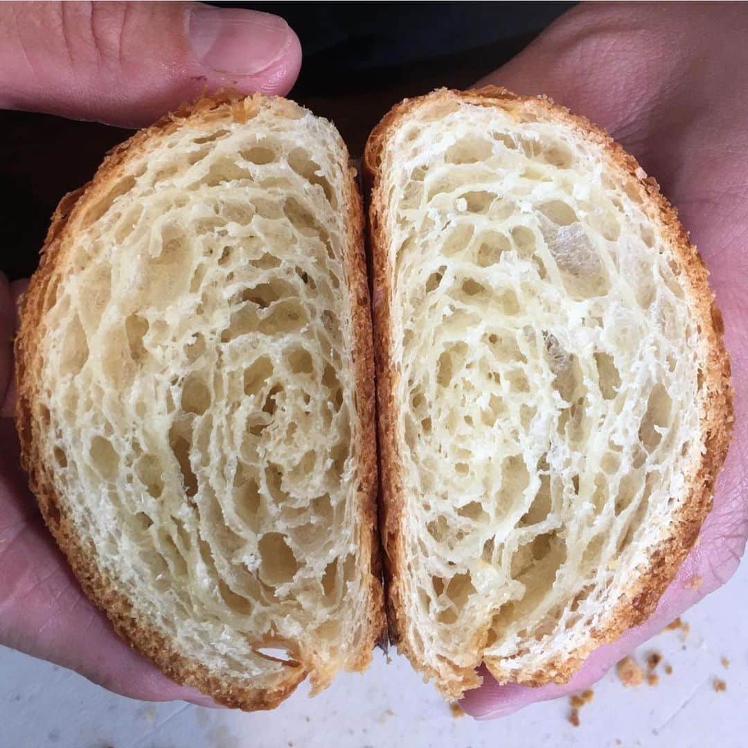DOMINIQUE ANSEL BAKERYさんのインスタグラム写真 - (DOMINIQUE ANSEL BAKERYInstagram)「It started in March with the quarantine. Isolated and separated, people started to bake. And over these last few months, one of my favorite things has been seeing you all absorb and master my recipes. It’s been surreal to see photos of my desserts appear on my feed from home bakers from the US to Australia to France to Saudi Arabia. I imagine warm Madeleines in your homes as an afternoon snack, or a mini me cake for a birthday somewhere in another country. And I am so grateful in this small way to be a part of your year. Here are some photos of pastries, not made by me, but by you all. And there are so many more talented bakers out there. Thank you for baking with me this year. Let’s make it a tradition for 2021.」12月31日 3時21分 - dominiqueansel