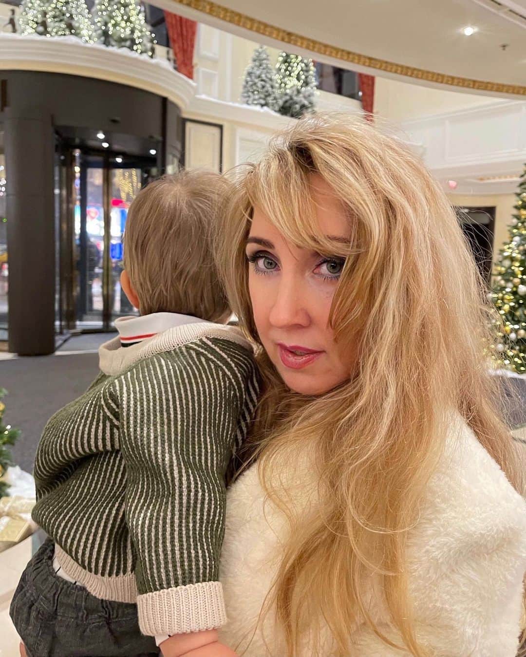 マルガリータ・マムンのインスタグラム：「Мамин день, день её рождения! 💕」