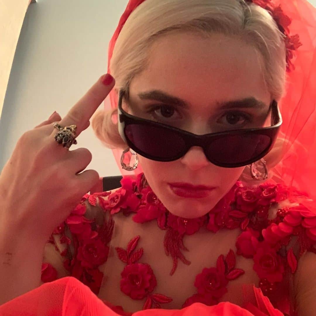 キーナン・シプカのインスタグラム：「#caos out tomorrow 👑」