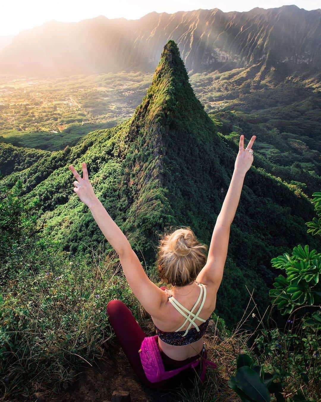 MZウォレスのインスタグラム：「Life goals, according to @alwaysroaming. What's on your bucket list for 2021?!」