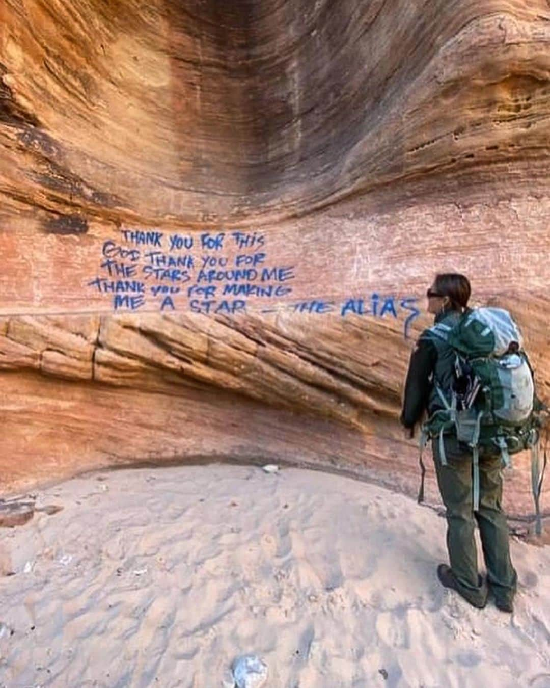 Travis Burkeのインスタグラム：「Swipe right to see a glimpse of the damage in one of my favorite places on earth! :( ⠀ A quote from the Zion National Park Service- “Recently there has been an uptick in some visitors wanting to leave their ‘mark’ during their visit. You can help protect Zion National Park by not creating graffiti. No one comes to the park expecting to see graffiti but nearly every day, staff find words and shapes carved, drawn, painted (with mud, dirt, pigment, paint), or scratched on rocks. Over four million people visit Zion every year. Please allow other park visitors their opportunity for discovery by leaving rocks, plants, archaeological artifacts, and other objects as you found them.” ⠀ This breaks my heart. As someone who encourages people to get outdoors, I feel it is my duty to also help educate people on Leave No Trace principles, and we can all do our part to help educate others. The main goal is to leave spaces that you visit in the same or better condition than how you found them! You can find more at LNT.org. ⠀ Share this post and/or leave a comment to help encourage current and future generations to respect and protect these magical landscapes that we all love! ⠀ Thanks to my friends at @Dometic for joining the @conservationalliance and for encouraging more people in the community to talk about these important subjects! ⠀ Huge respect to all of the unsung heroes of the @NationalParkService! All images captured by the NPS 🙏🏼. Video shot by me last year in Zion. ⠀  #thedestinationdeclaration #leaveitbetter #LNT #Zion #ZionNationalPark #nationalpark #RespectAndProtect」