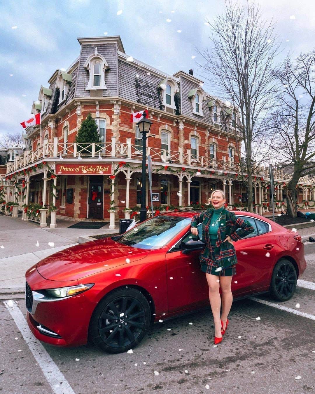 MAZDA Canadaのインスタグラム：「Make the most of the holidays with the Mazda3. 📸: @kirstenwendlandt」