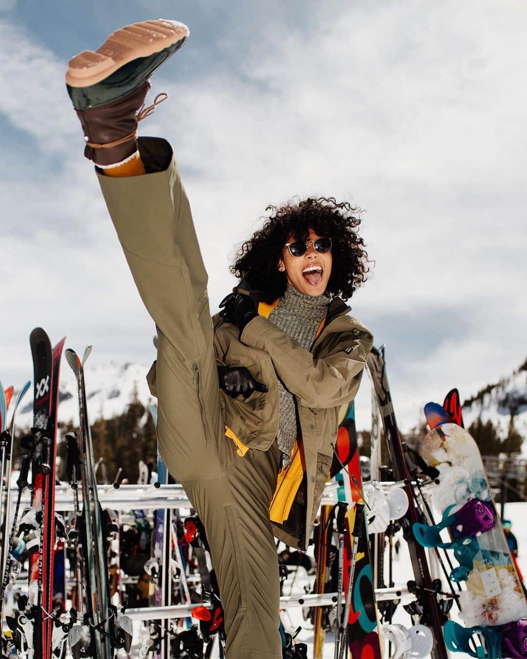 ジーエルシーオーのインスタグラム：「Let's kick it into high gear.」