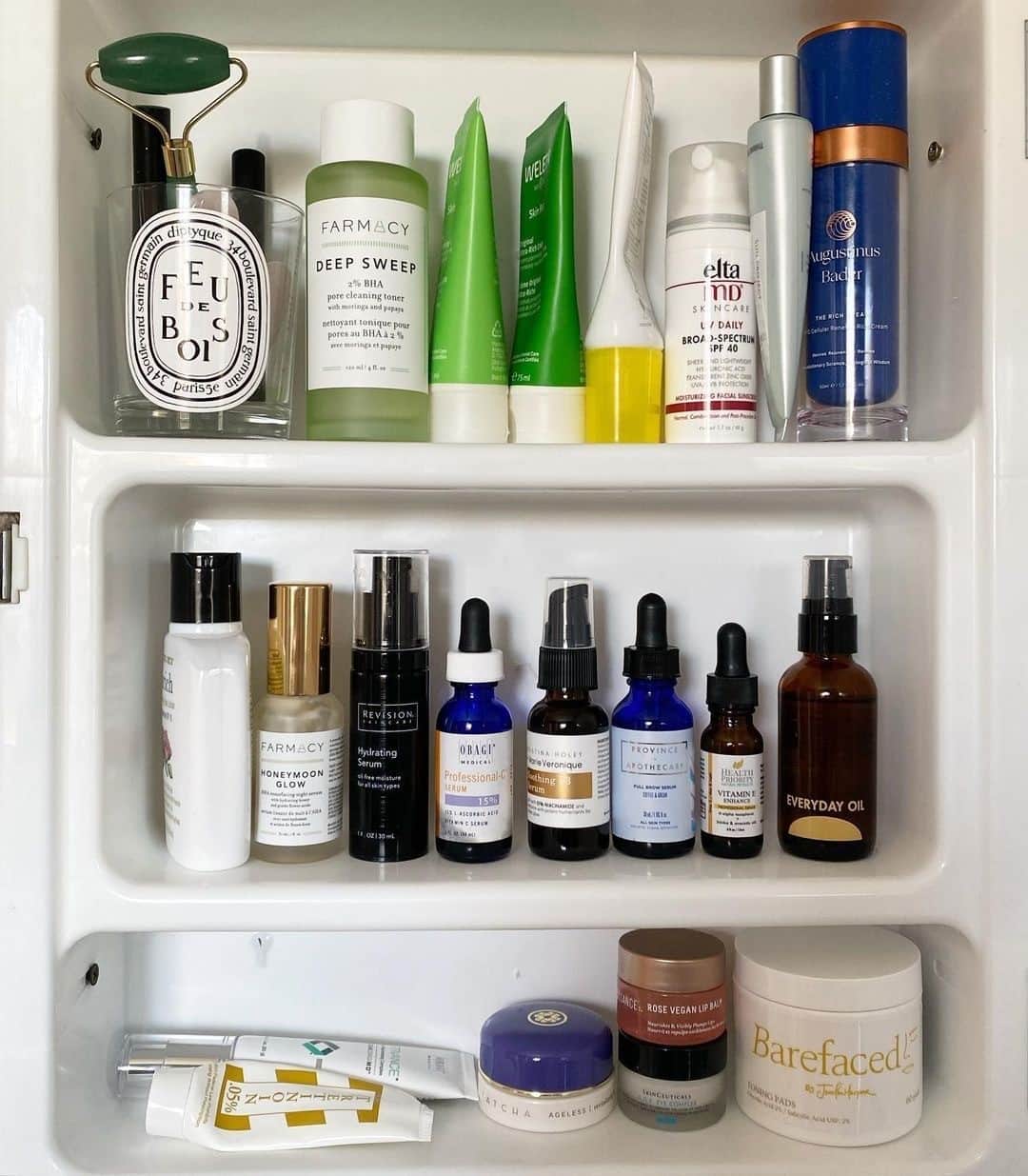 Weledaのインスタグラム：「New year, new goals! ✨ Leave a comment with your 2021 skincare goals! #WeledaSkinFood (pc: @jackslorraine )」