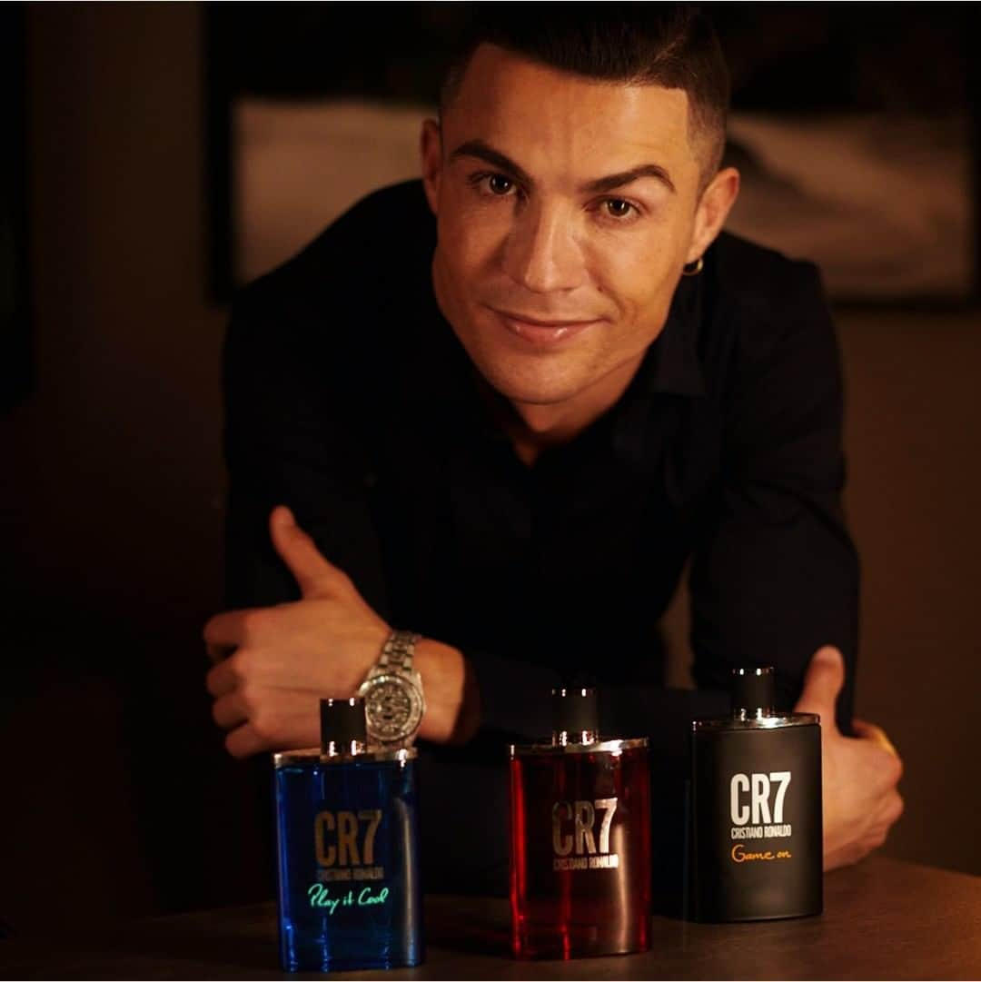 クリスティアーノ・ロナウドさんのインスタグラム写真 - (クリスティアーノ・ロナウドInstagram)「I’m really happy with my CR7 Fragrances collection: CR7, CR7 Play It Cool and the new CR7 Game On. But…can your guess the one I love the most? #CR7FRAGRANCES #CR7GAMEON」12月31日 5時00分 - cristiano