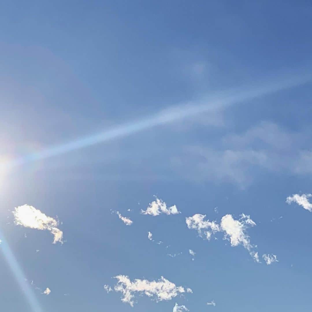 山田杏奈のインスタグラム：「締めの日に気持ちいい空ですね☺️ 2020年ありがとうございました。 皆様良いお年を〜」