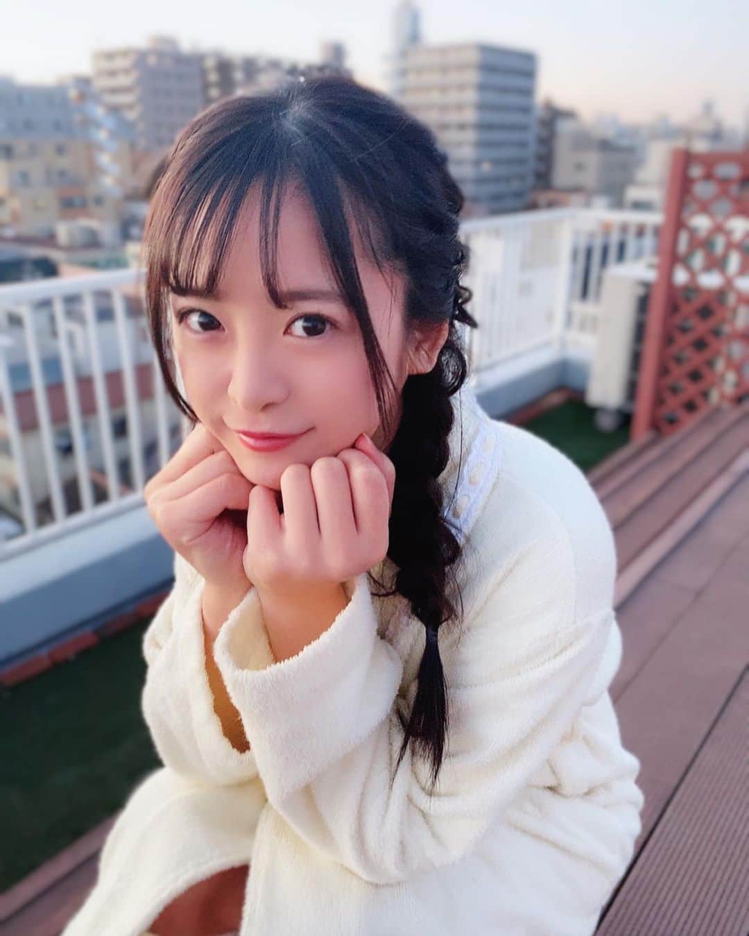 松田つかさのインスタグラム：「.  2020年ありがとうございました！ こんな状況でも絶えずお仕事をいただけていたのは いつも応援してくださるファンの皆さま、 支えてくれていたマネージャーのくらさん、 各現場で関わってくださったスタッフの皆さまの おかげです。 来年も変わらず精一杯がんばるので、 よろしくお願いします🥰🥰  ﻿❤︎＿＿＿＿＿＿＿＿＿＿  ▼イベント 1/9　東京Lily session撮影会 1/10 18:00〜　2nd DVD発売記念イベント@秋葉原書泉ブックタワー 1/17　フレッシュsession撮影会 1/24　ZOOM個撮  ▼DVD 『Sweet Temptation -甘い誘惑-』発売中 🆕『禁断の約束』発売中  ▼雑誌 12/16　ドカント 12/17　グラビアガールズ 12/26　EX MAX！「純白ビキニーズ」  ▼その他 VR『apartment Days!（act1.act2）』発売中 デジタルDVD写真集『競これ』発売中 『ラブポップグラビア』掲載中  ＿＿＿＿＿＿＿＿＿＿❤︎ #グラビア #インスタグラビア #エロ #自拍 #性感 #萌 #偶像 #扎心了 #selfie #me #sexyhot #japanesegirl #animegirl #pinupgirl #cosplay #sexy #instagravure #셀카 #셀피 #셀카그램 #셀피그램 #얼스타그램#일본사람 #오늘의훈녀 #셀커샷 #셀카놀이 #좋아요 #좋아 #사진 #เซ็กซี่」