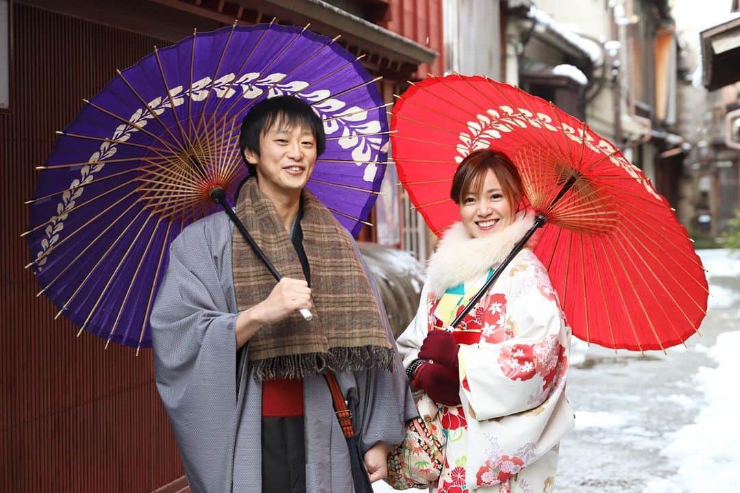 金沢着物レンタルshop心結〜kokoyui〜のインスタグラム：「年始は3日から営業しております😊👘 . 金沢は雪が降っていますので、ブーツなどでのご来店がオススメです⛄️❄️ . ⚫︎金沢駅前 着物レンタル心結(ここゆい)  ⚫︎営業時間 : 9:00〜18:00 ⚫︎address : 金沢市本町1-3-39 ⚫︎tell : 076-221-7799 ⚫︎金沢駅から徒歩5分  ⚫︎コインパーキング補助あり  心結の着物一覧▶@kokoyui_kimono 振袖や袴はこちら▶@kokoyui_furisode 七五三やお子さんの着物はこちら▶@kokoyui753 . #着物ヘア #ヘアセット #和服 #着物 #着物コーディネート #きもの #着物女子 #着物男子」