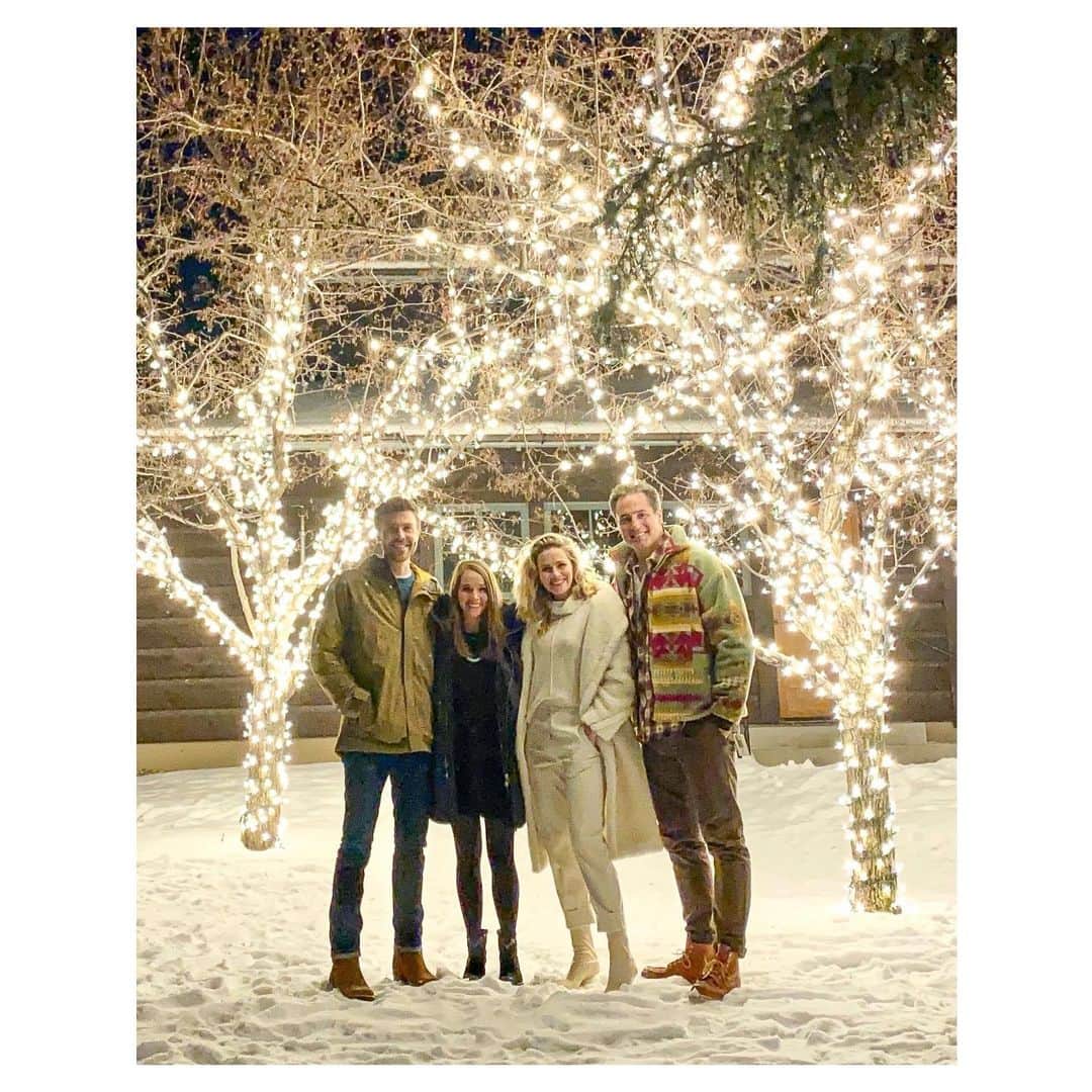 シャンテル・ヴァンサンテンのインスタグラム：「The Eve Eve of New Years. 💫 🌙 ✨@iamvictorwebster @quesadillapadilla @zflakes」