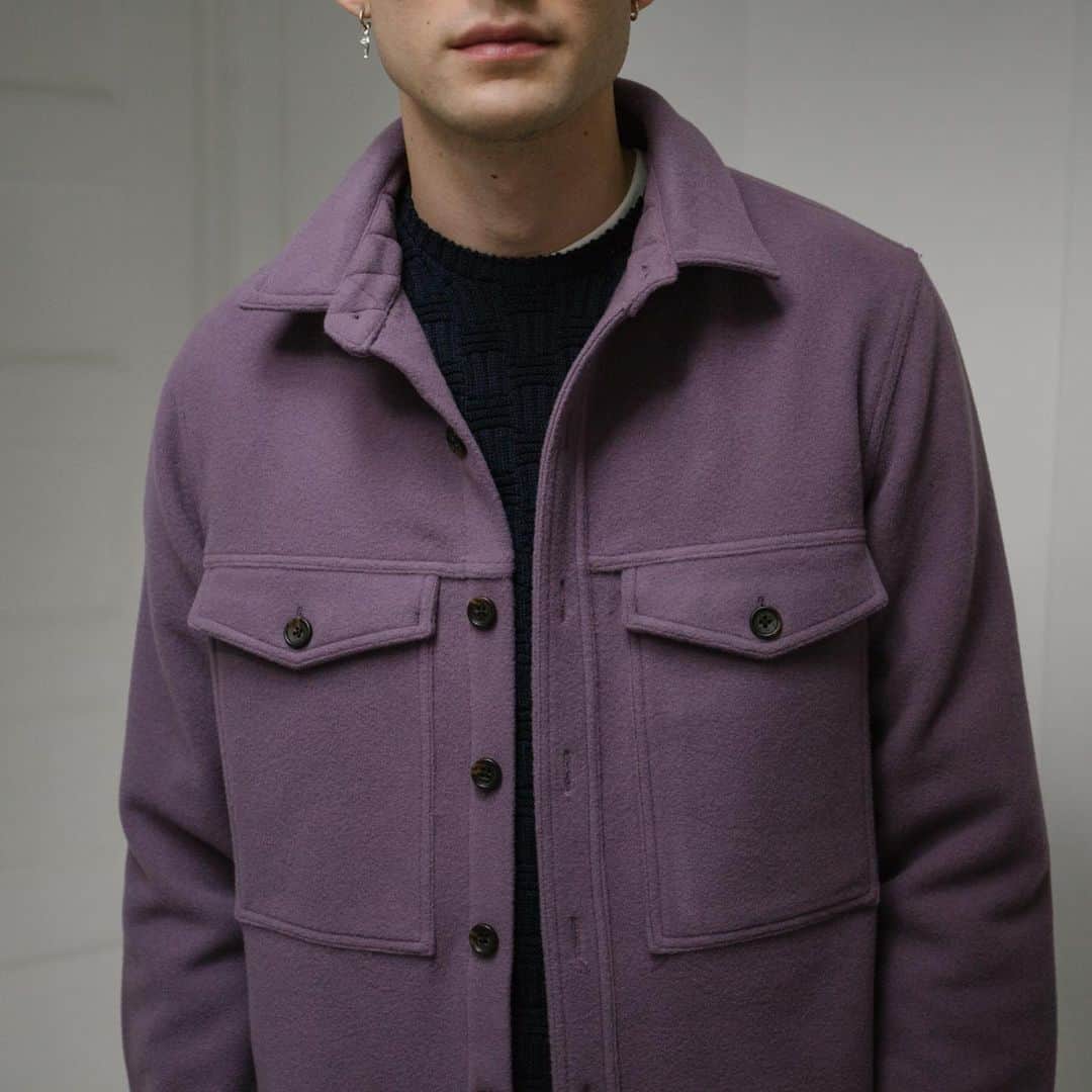 スティーブンアランのインスタグラム：「When looking for textiles for the Double Pocket Shirt Jacket, we wanted to lean into classic work shirt materials like wool and corduroy, but in unexpected pops of color. We found a selection of vintage deadstock wools that brought back nostalgic memories of old Alaskan fishing shirts and colorful plush wools originally woven for outerwear. #stevenalan」