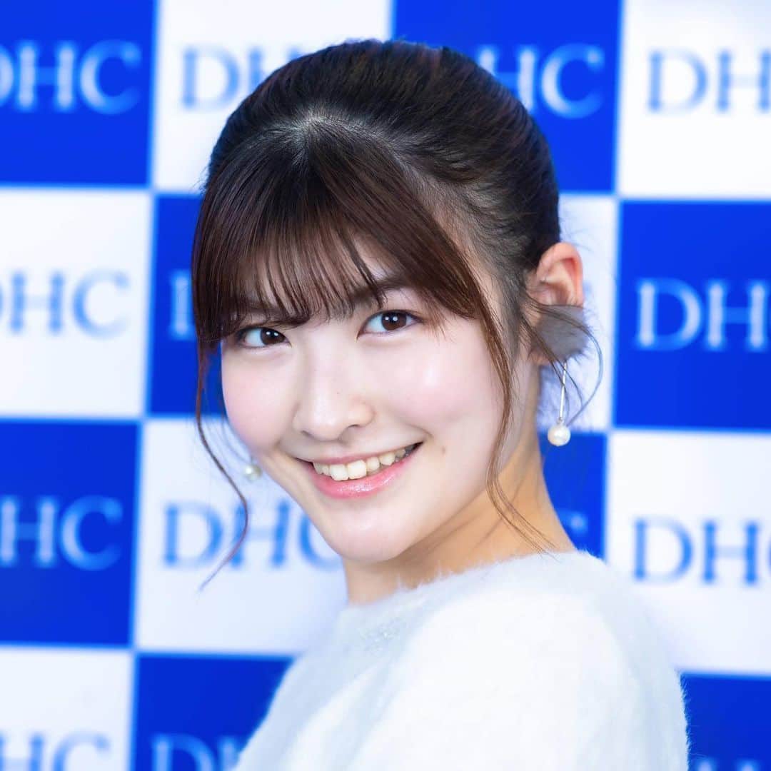 三谷美優のインスタグラム：「・ DHC賞の授賞式の写真のデータです🤳  一万円分の金券をいただいたので買った商品ものせておきます🌷  #ミスコン #ミスコンファイナリスト #ミスコン2020 #ミスコン準グランプリ #dhc」