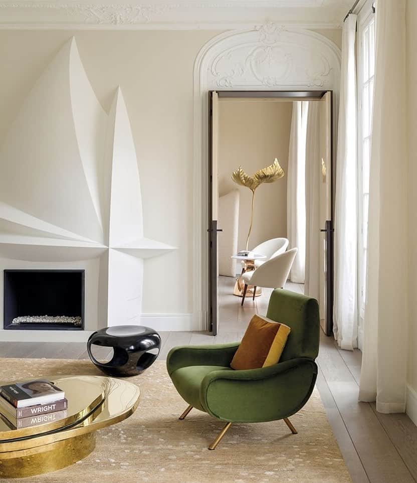 Homepolishのインスタグラム：「We love the expression “If the walls could talk...” Imagine what this magnificent fireplace could say.  Interior design by @damienlangloismeurinne_studio  Photo by @stephanjulliard」