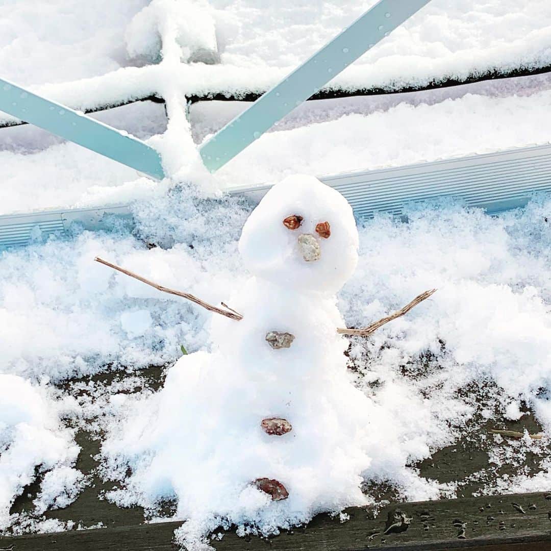 のインスタグラム：「雪だるま。  可愛いのが出来とったよ。」