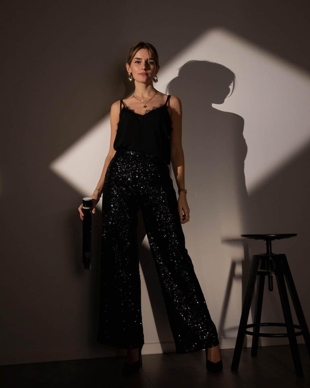 Banana Republic のインスタグラム：「@nathaliela getting ready to enter the new year in a dazzling way with our High-Rise Wide-Leg Sequin pant and Lace-Trim cami.  Tap to shop her sparkly look. ✨ #ItsBanana」